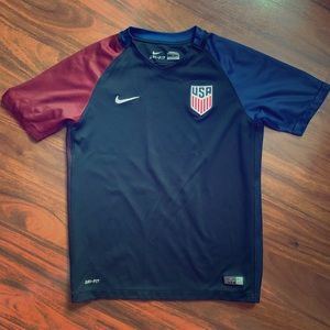 Boy’s USA soccer jersey!